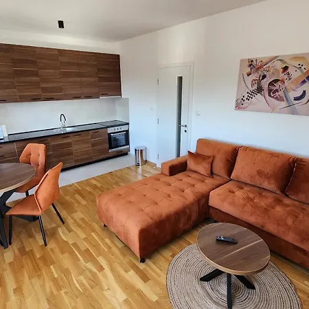 Ada Nostra Apartment *